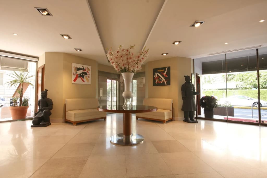 Goldstar Apartments & Suites