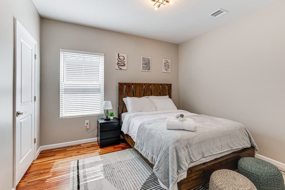 Luxe Newark Retreat w/ Rooftop Deck: Pets Welcome!