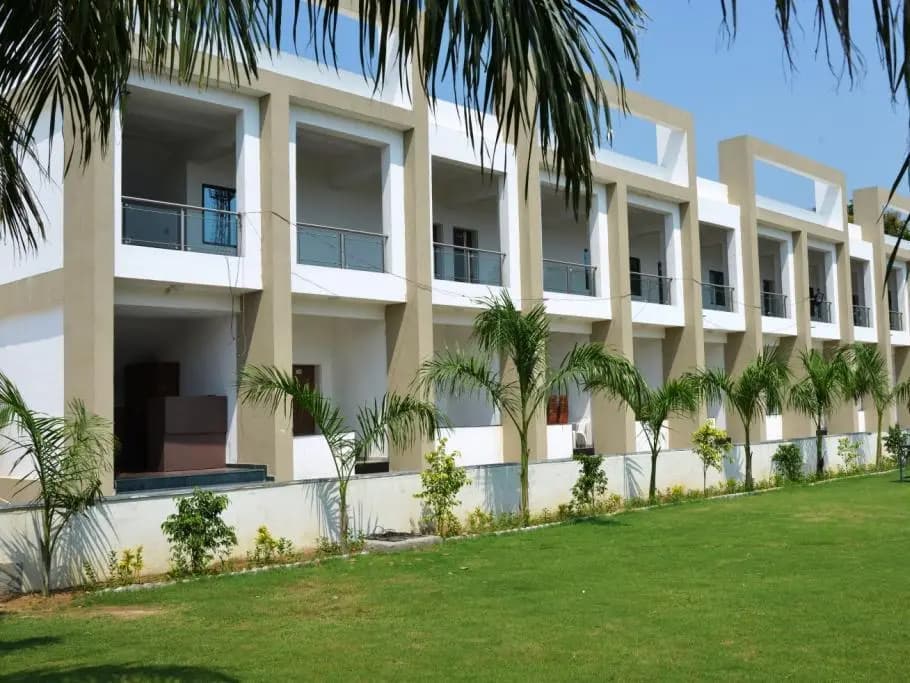 Banyan Paradise Resort