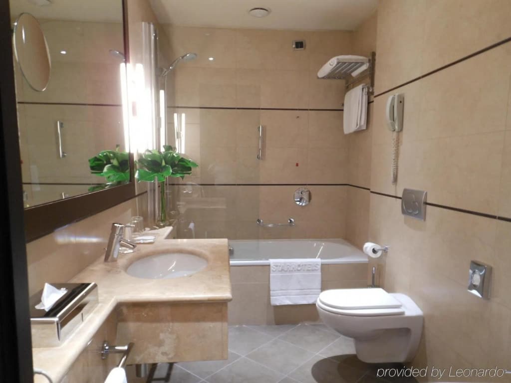Photo 16