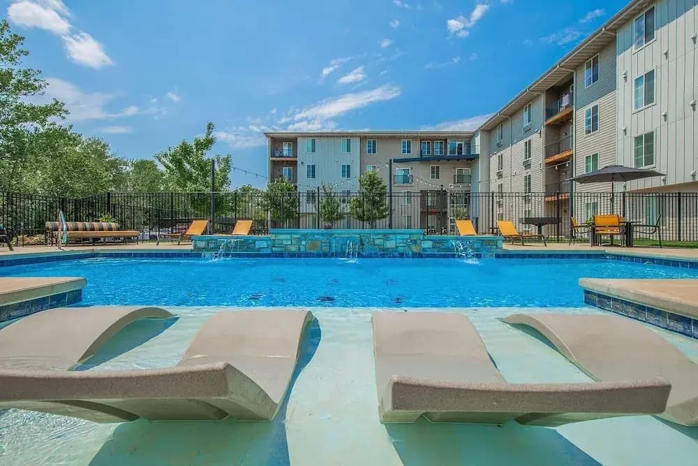 Landing Spectacular 1bd, Courtyard