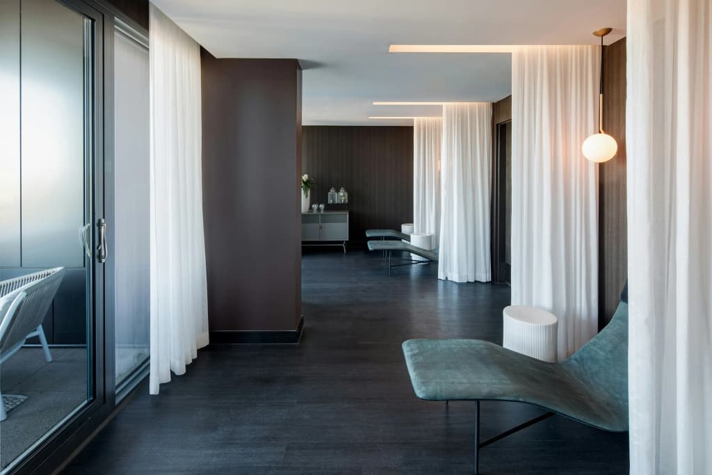 Amway Grand Plaza, Curio Collection by Hilton