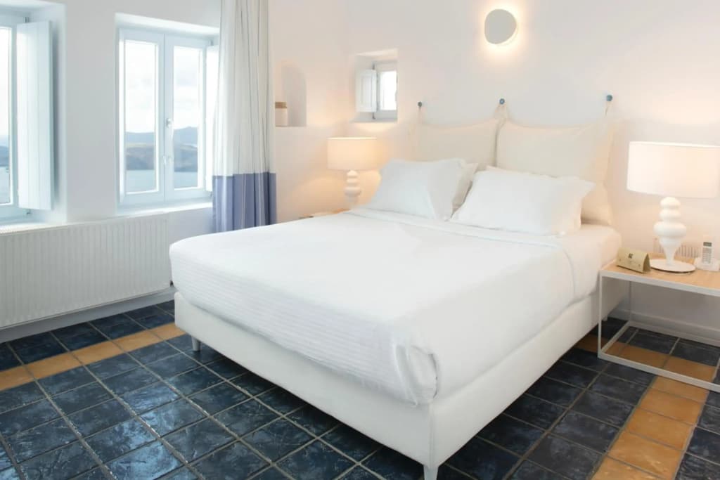 Lilium Santorini Hotel
