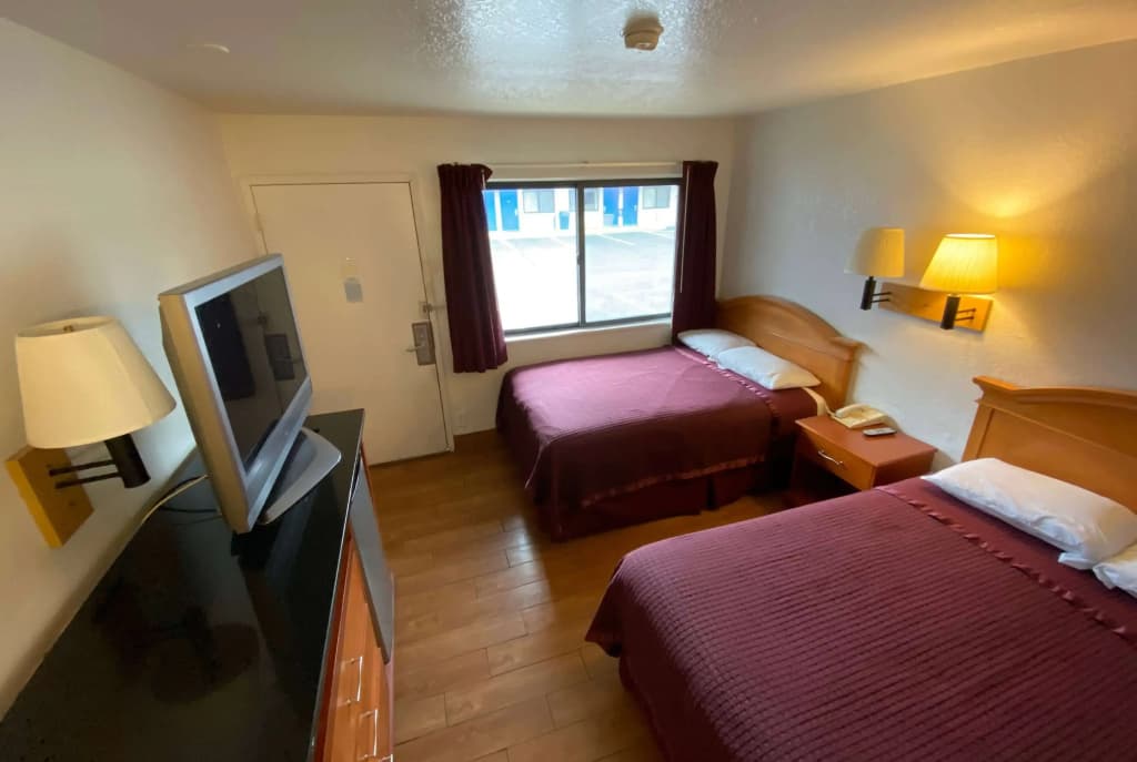 Americas Best Value Inn & Suites-Walker/Grand Rapids North