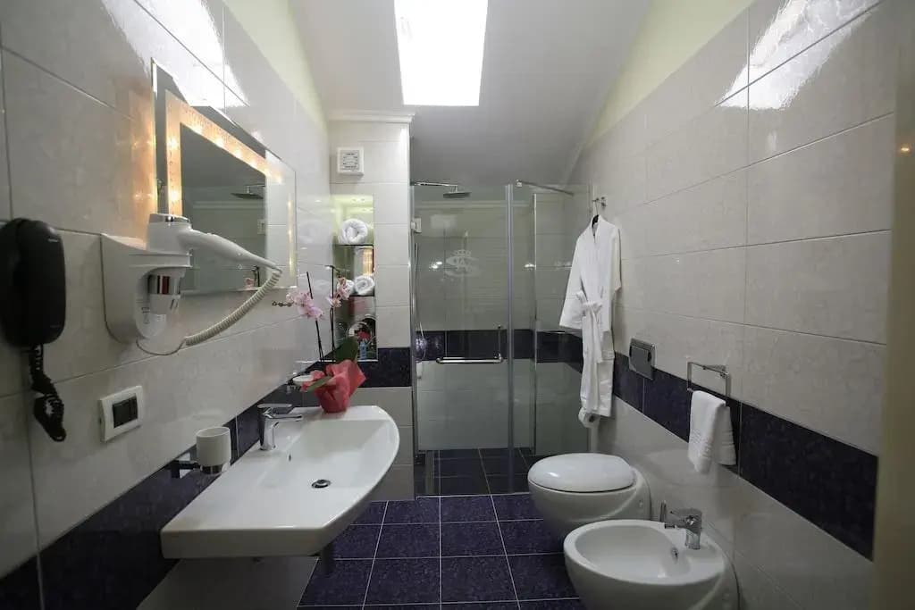 Photo 10