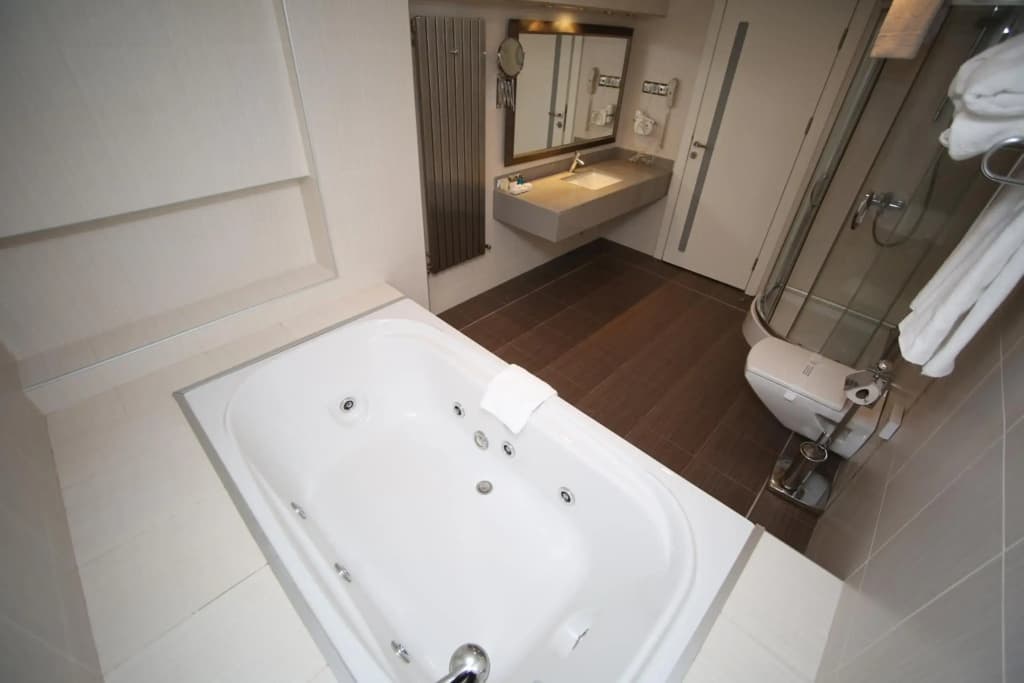 Photo 10