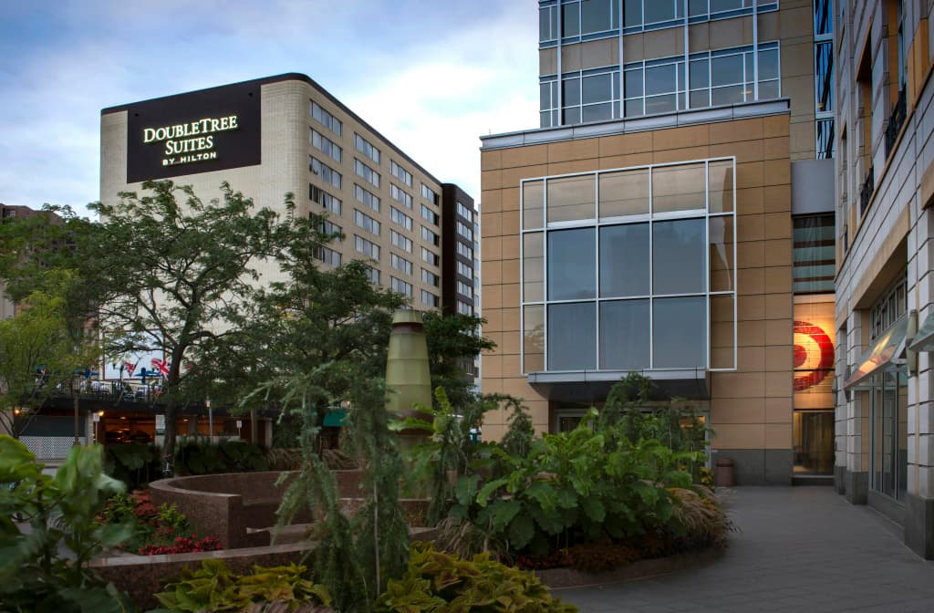 DoubleTree Suites by Hilton Hotel Minneapolis