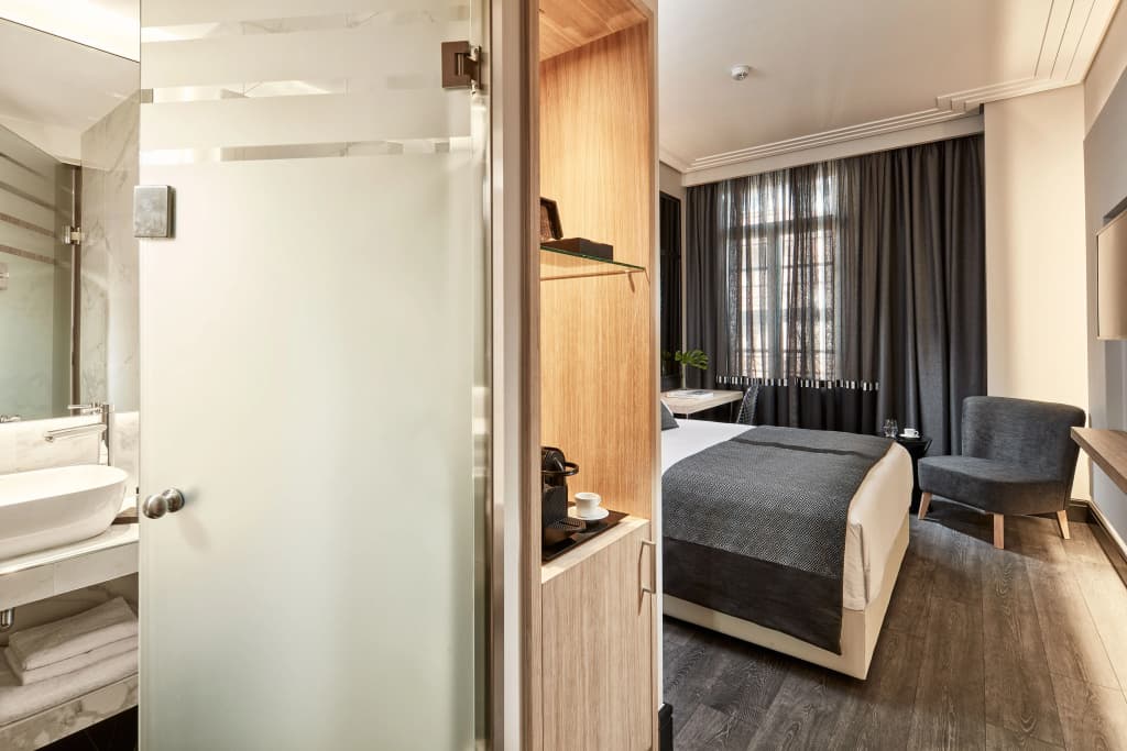 Antigon Urban Chic Hotel