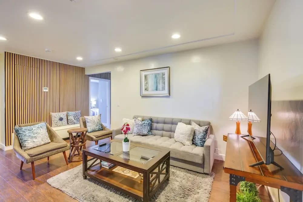 Modern Duplex Near Gaylord Resort & Bayfront!
