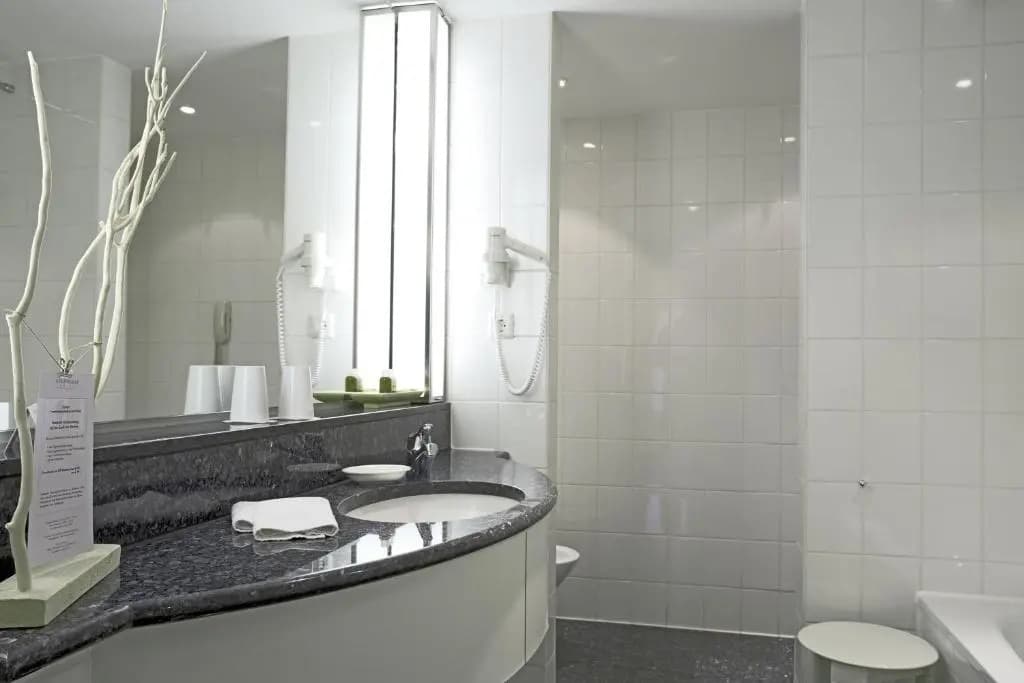 Photo 9