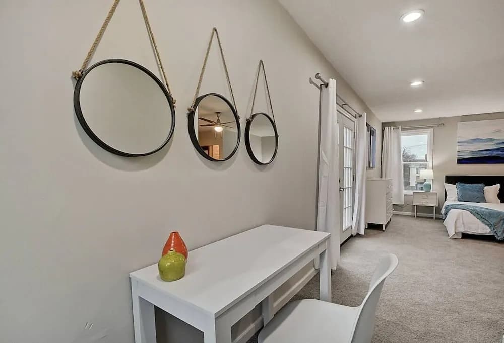 Spacious 6BR/3BA House w/ Parking! Sleeps 20!