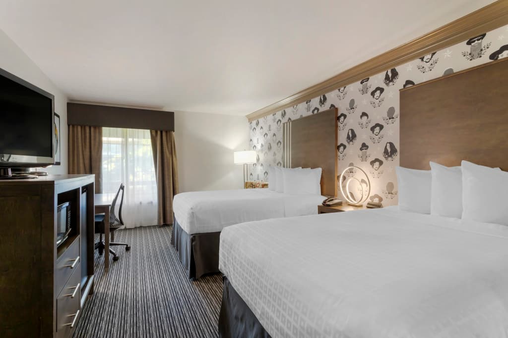 Clarion Inn & Suites Conference Center