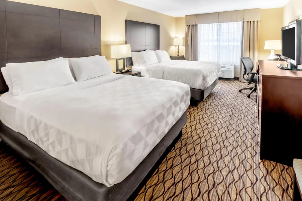 Holiday Inn Hotel & Suites-Milwaukee Airport by IHG