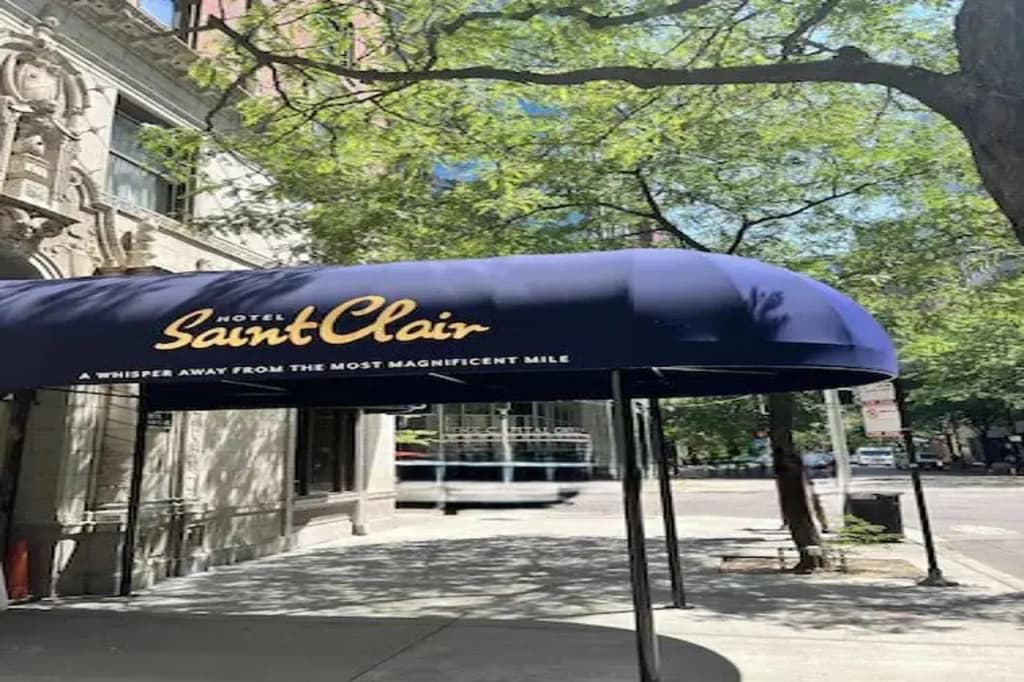 The Saint Clair Hotel - Magnificent Mile