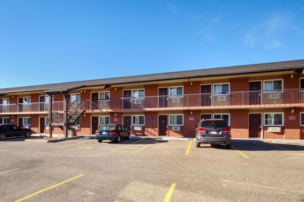 Canadas Best Value Inn & Suites - Lethbridge