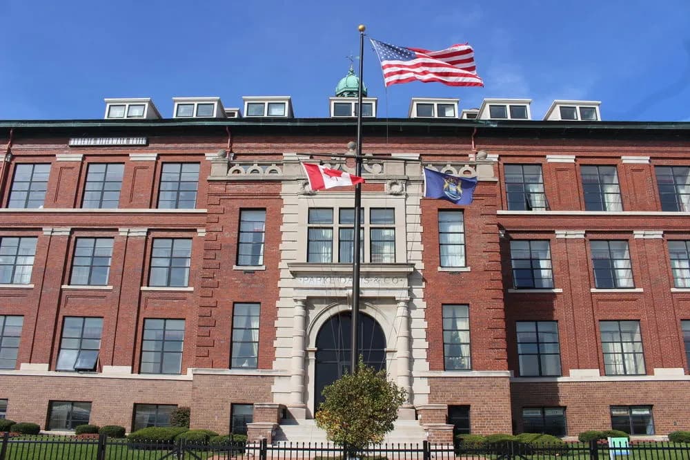 Roberts Riverwalk Hotel & Residence, Detroit