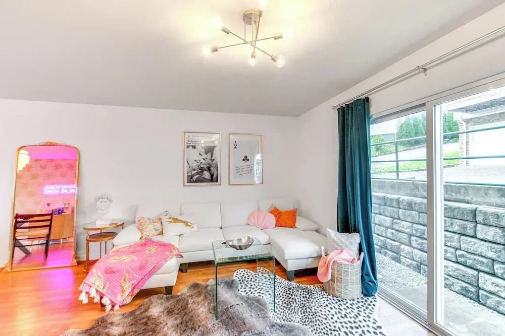 Chic Morgantown Vacation Rental - 2 Mi to Wvu!