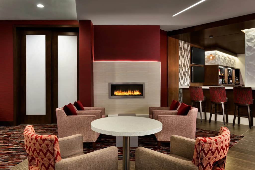 DoubleTree by Hilton Toronto Airport West