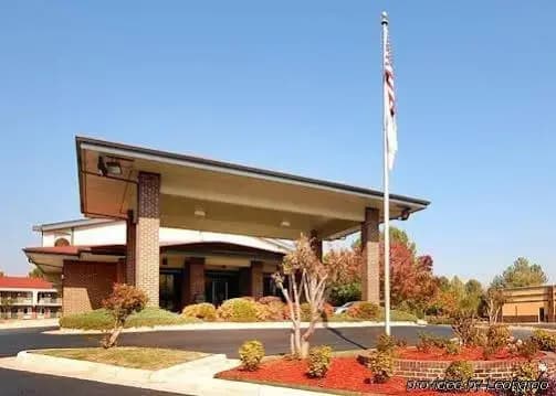 Econo Lodge Inn & Suites Huntsville University Area