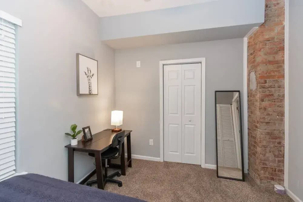 Beautiful 3BR2BA CozySuites |7 min to Lucas Oil