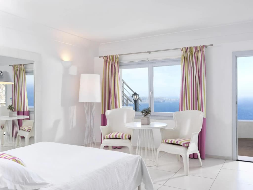 Lilium Santorini Hotel