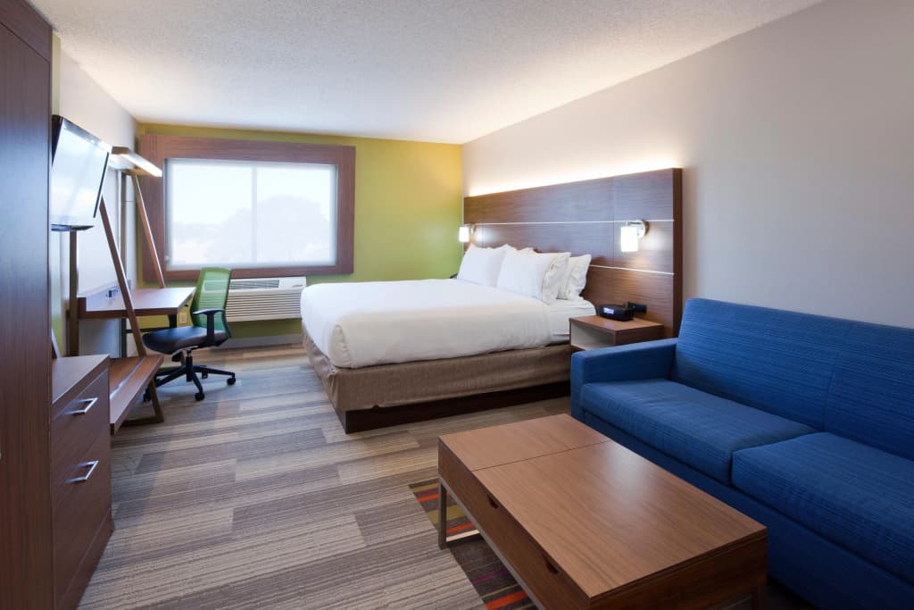 Holiday Inn Express & Suites Minneapolis – West End by IHG