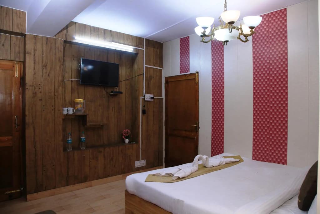 Pinewood Cottages & Spa Shimla