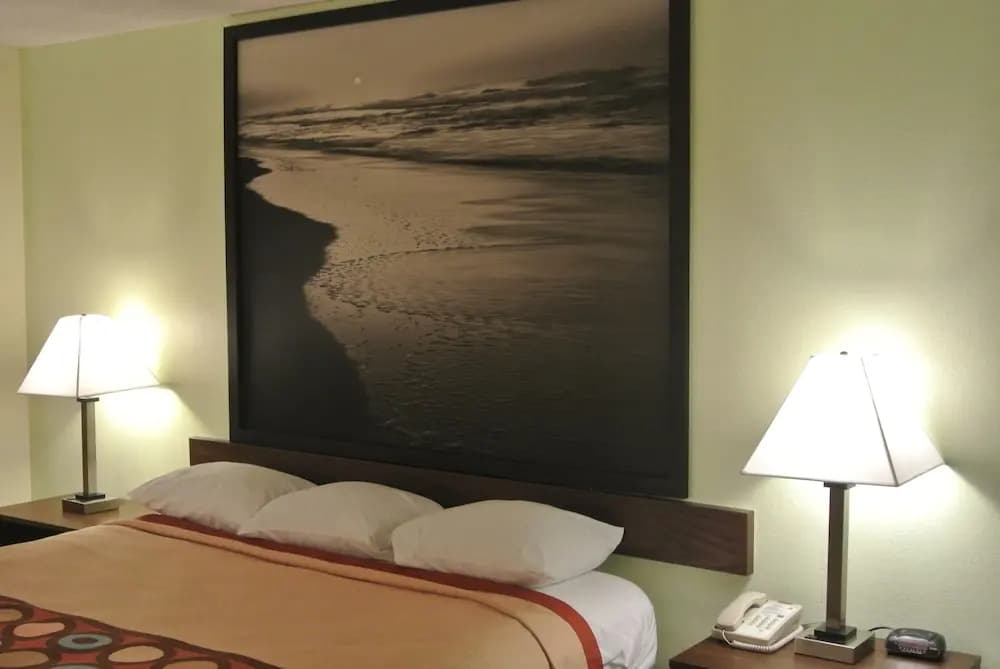 Super 8 By Wyndham Fayetteville