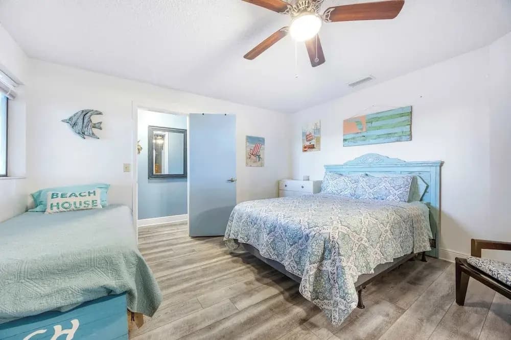 Treetop Beach Condo Sleeps 7!