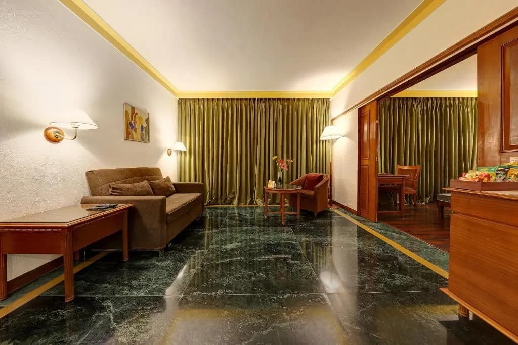 The Central Park Hotel