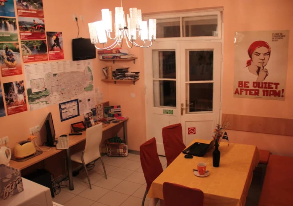 Photo 10