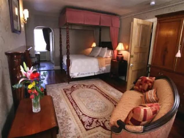 Two-O-One Bed & Breakfast