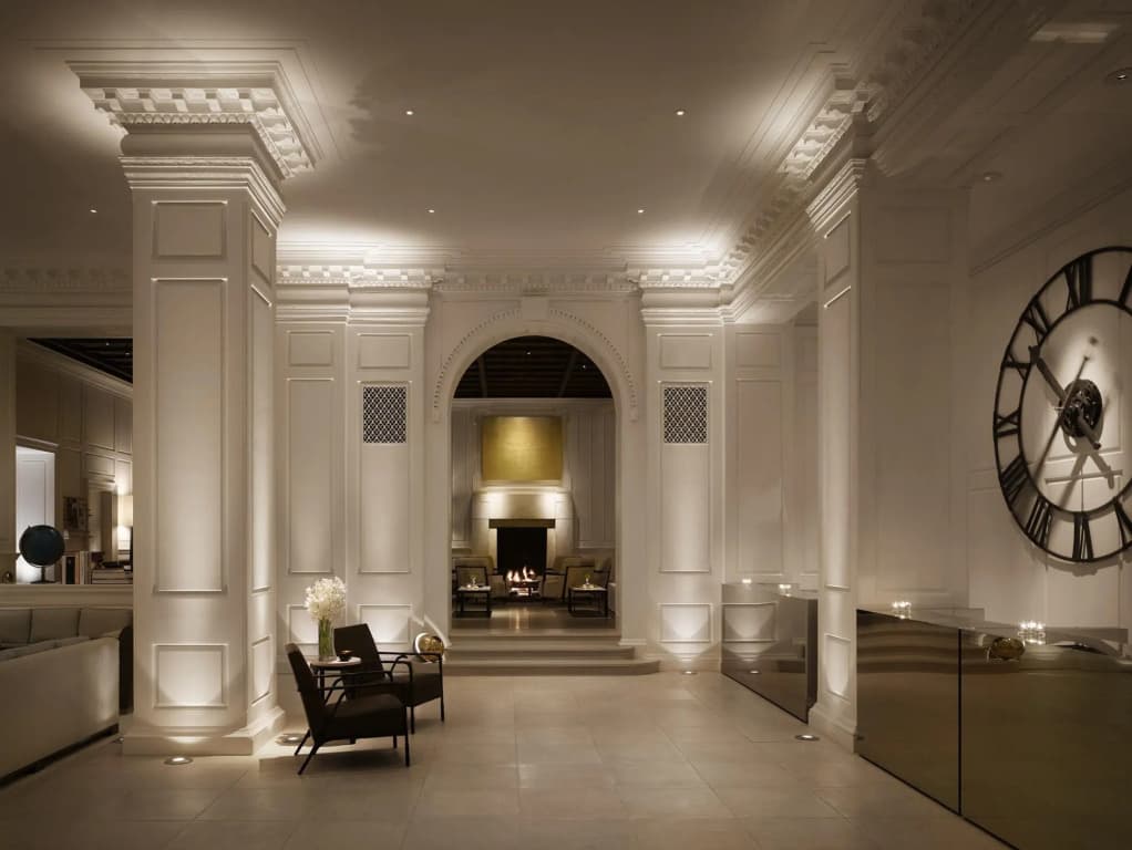 The Chicago Hotel Collection Ambassador Gold Coast