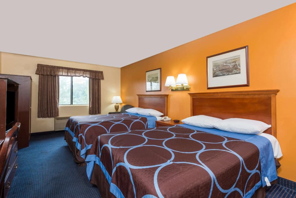 Super 8 By Wyndham Hartford