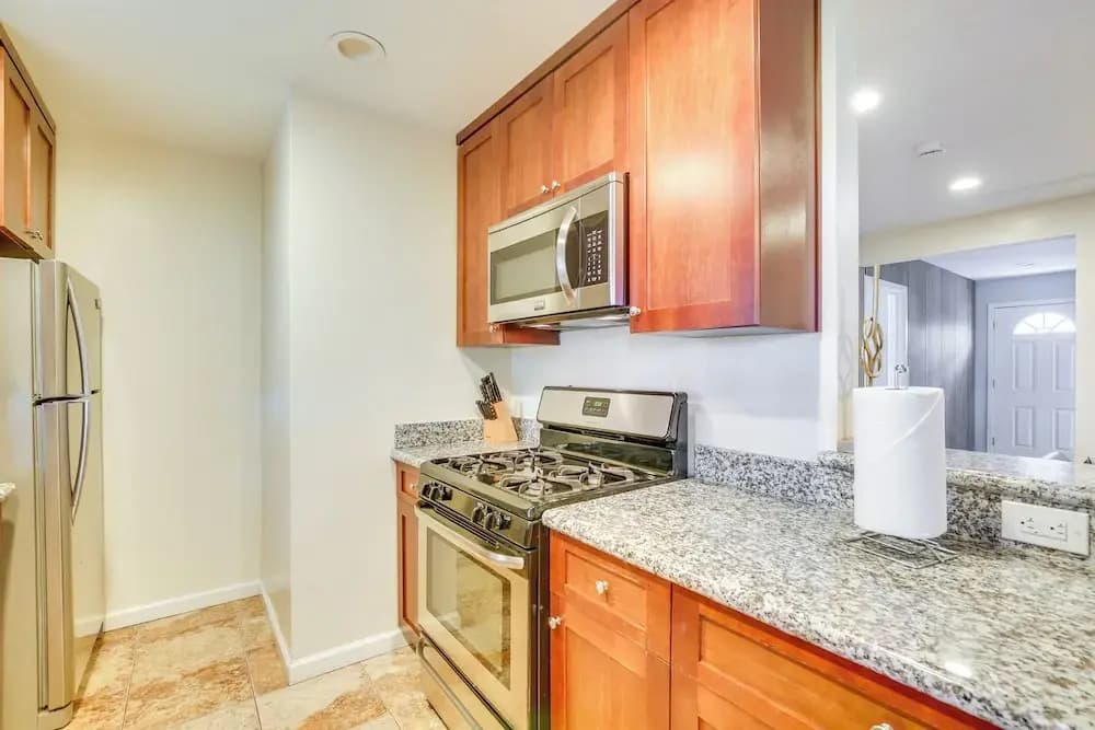Modern Duplex Near Gaylord Resort & Bayfront!