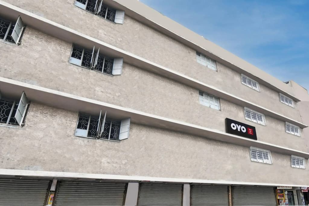 Hotel O by OYO Red Rose Near Noapara Metro Station