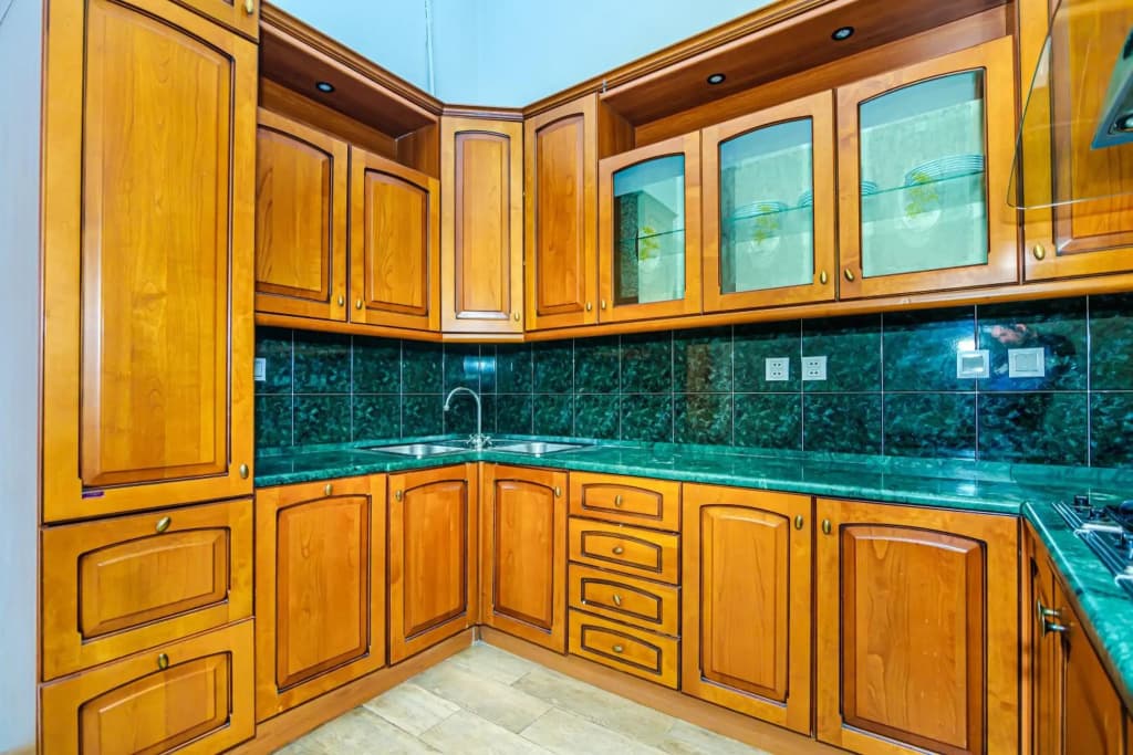 Targovu 5 Room DeLuxe Apartment