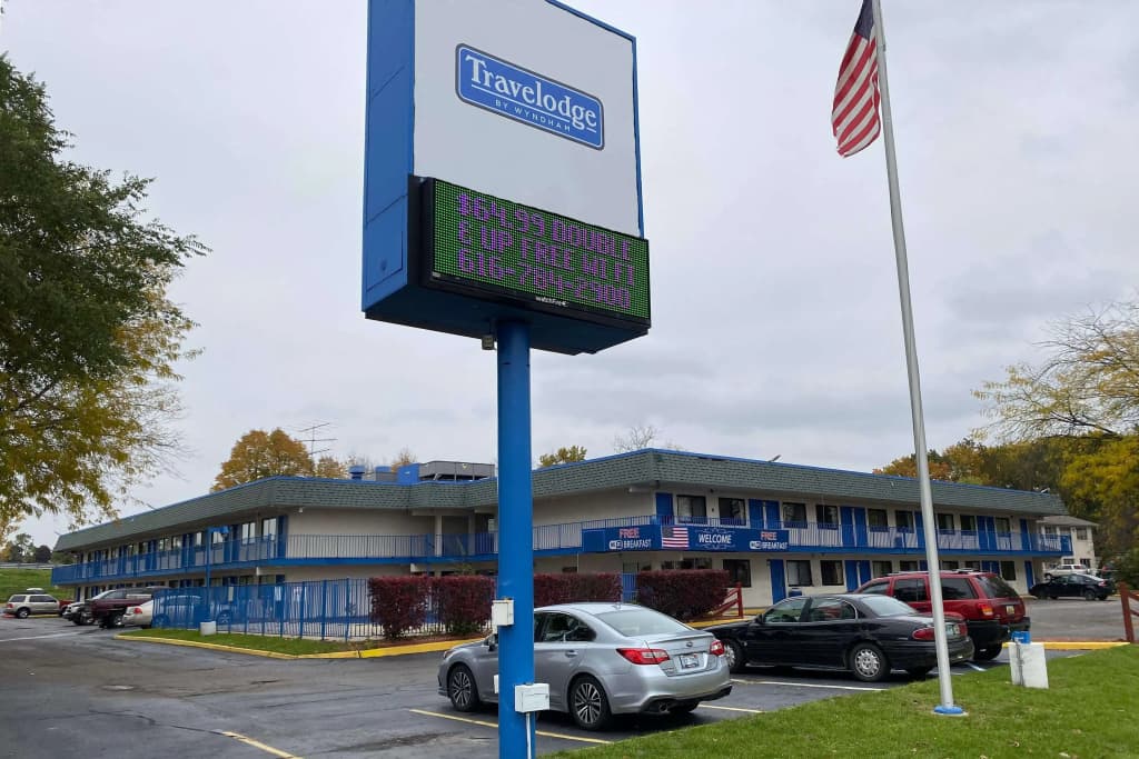 Americas Best Value Inn & Suites-Walker/Grand Rapids North