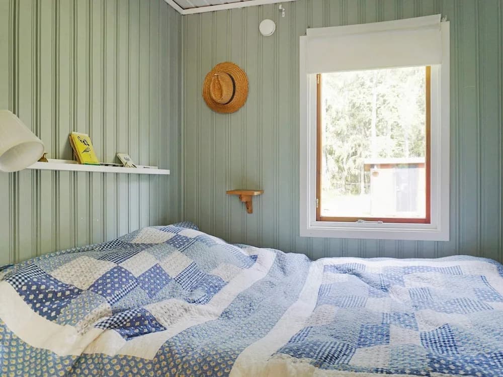 5 Person Holiday Home in Grisslehamn-by Traum