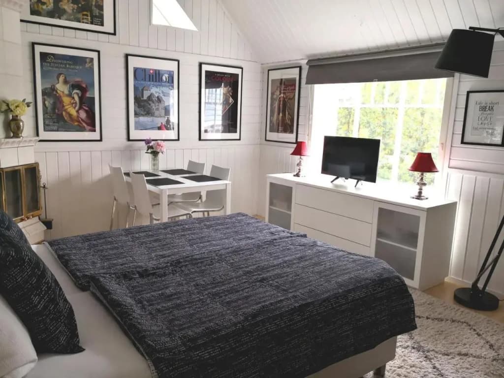 Airport Mint House Studio