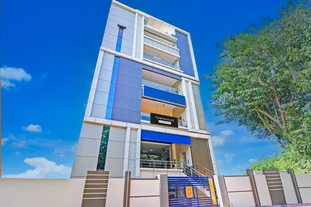 OYO Townhouse Dwarakanagar Near Gurudwara