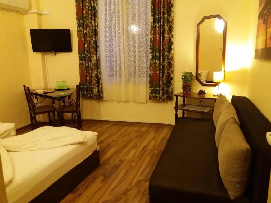 The English guest house