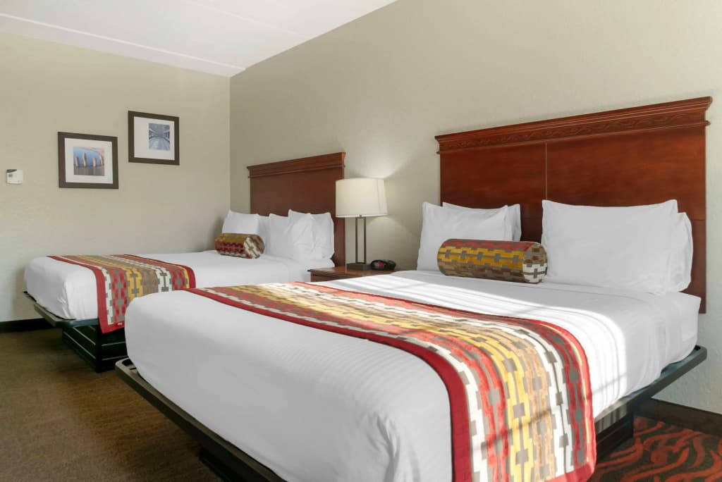 Executive Inn & Suites