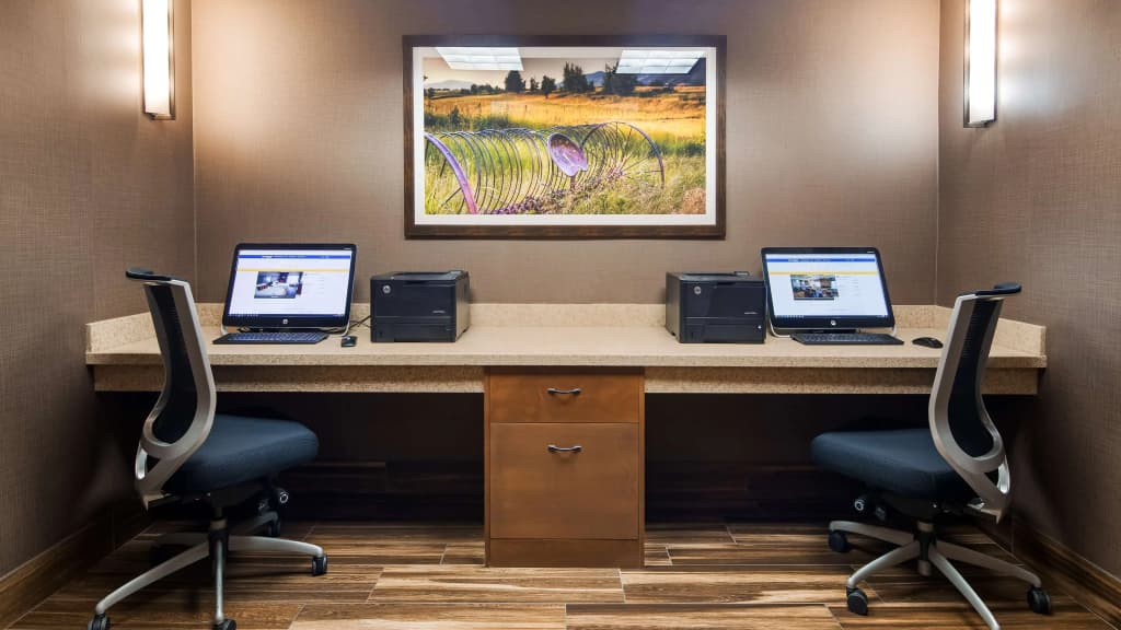 Best Western Plus Cottontree Inn