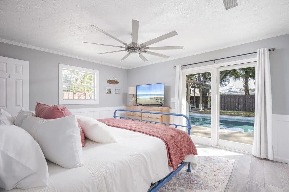 Summertime Sanctuary, Private Pool, 3 Bedrooms, Sleeps 8