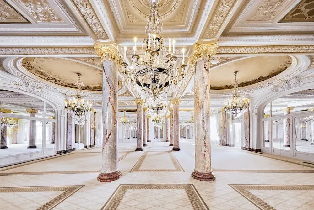 Carlton Cannes, a Regent Hotel