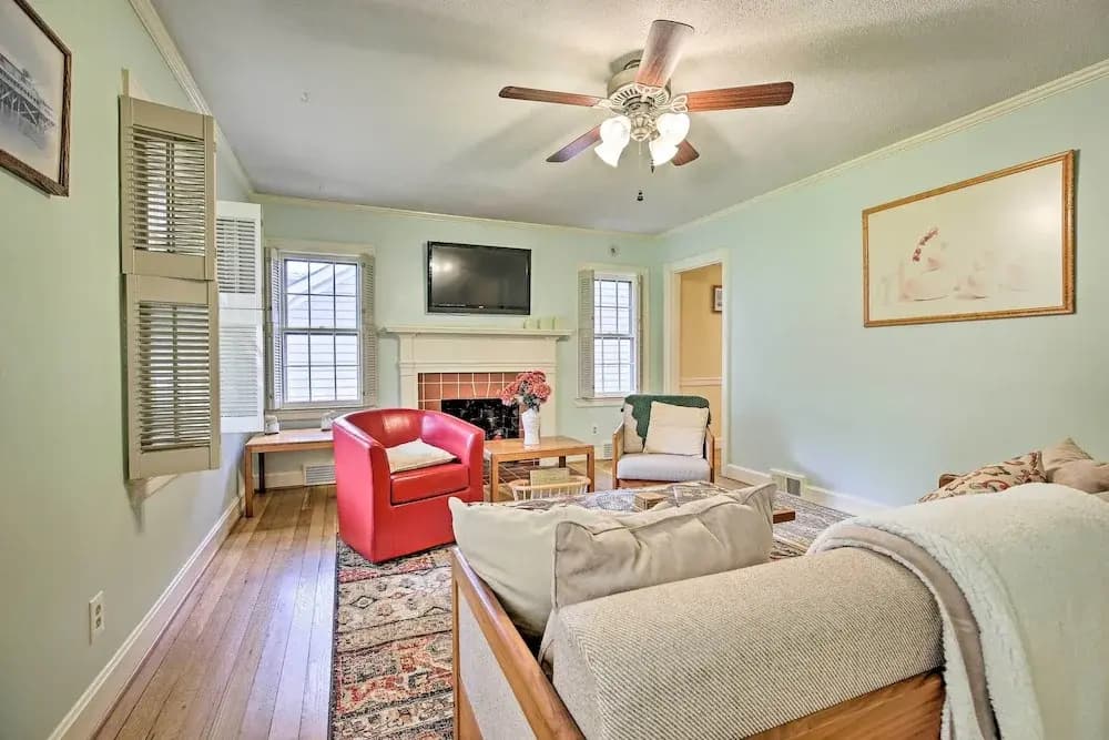 Lexington Getaway w/ Backyard Deck < 2 Mi to UK!