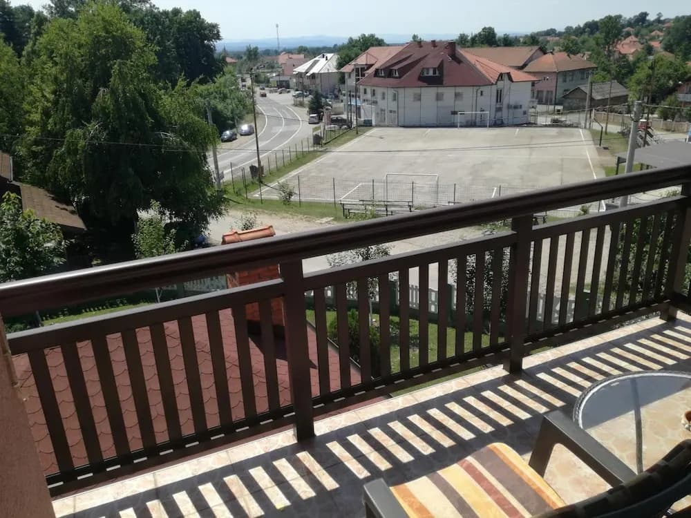 Photo 10