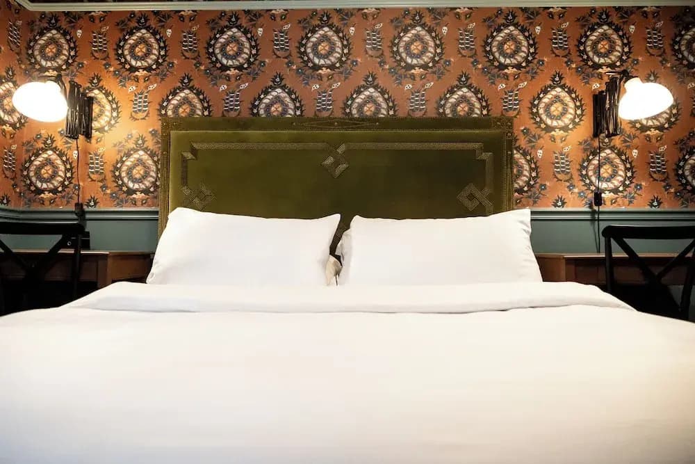 The Gas Lamp Hotel
