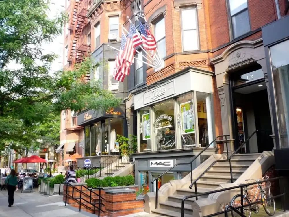 Luxe Condo Back Bay Boston-3 Bedrooms & 2 Baths
